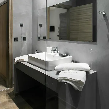 Superior One Boutique Hotel 4*